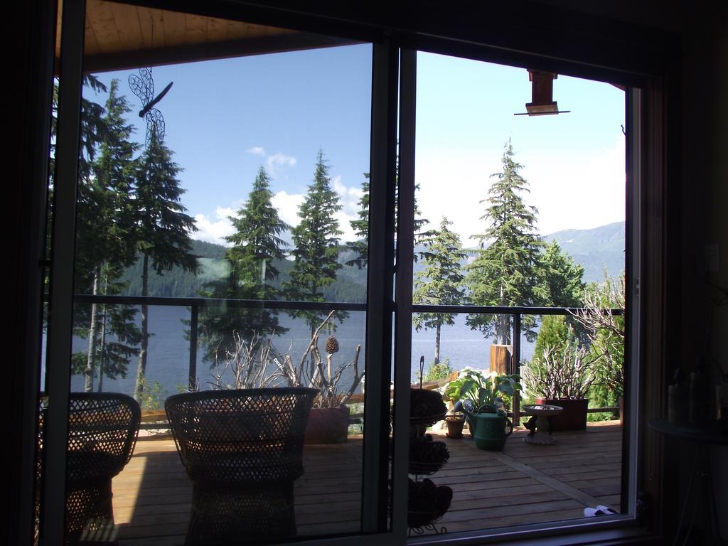 Wild Coast Chalets Port Renfrew Habitación foto
