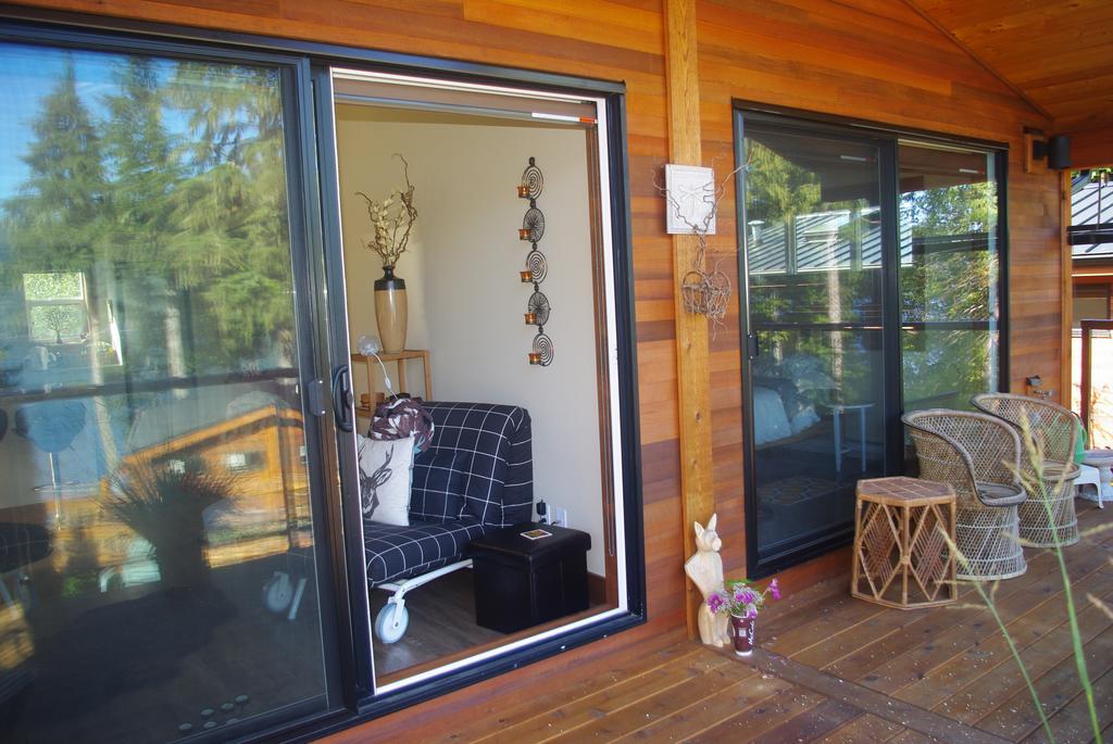 Wild Coast Chalets Port Renfrew Habitación foto