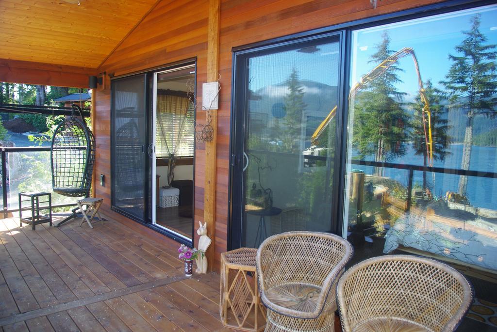Wild Coast Chalets Port Renfrew Habitación foto